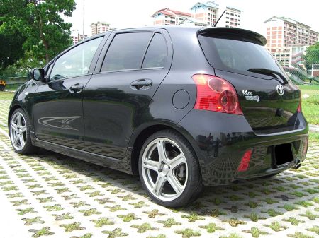 Download Yaris Vitz (450Wx337H)